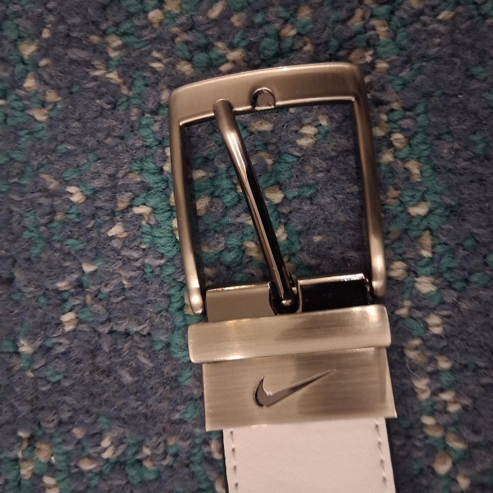 Nike White And Black Leather Belt - Picture 3 of 3
